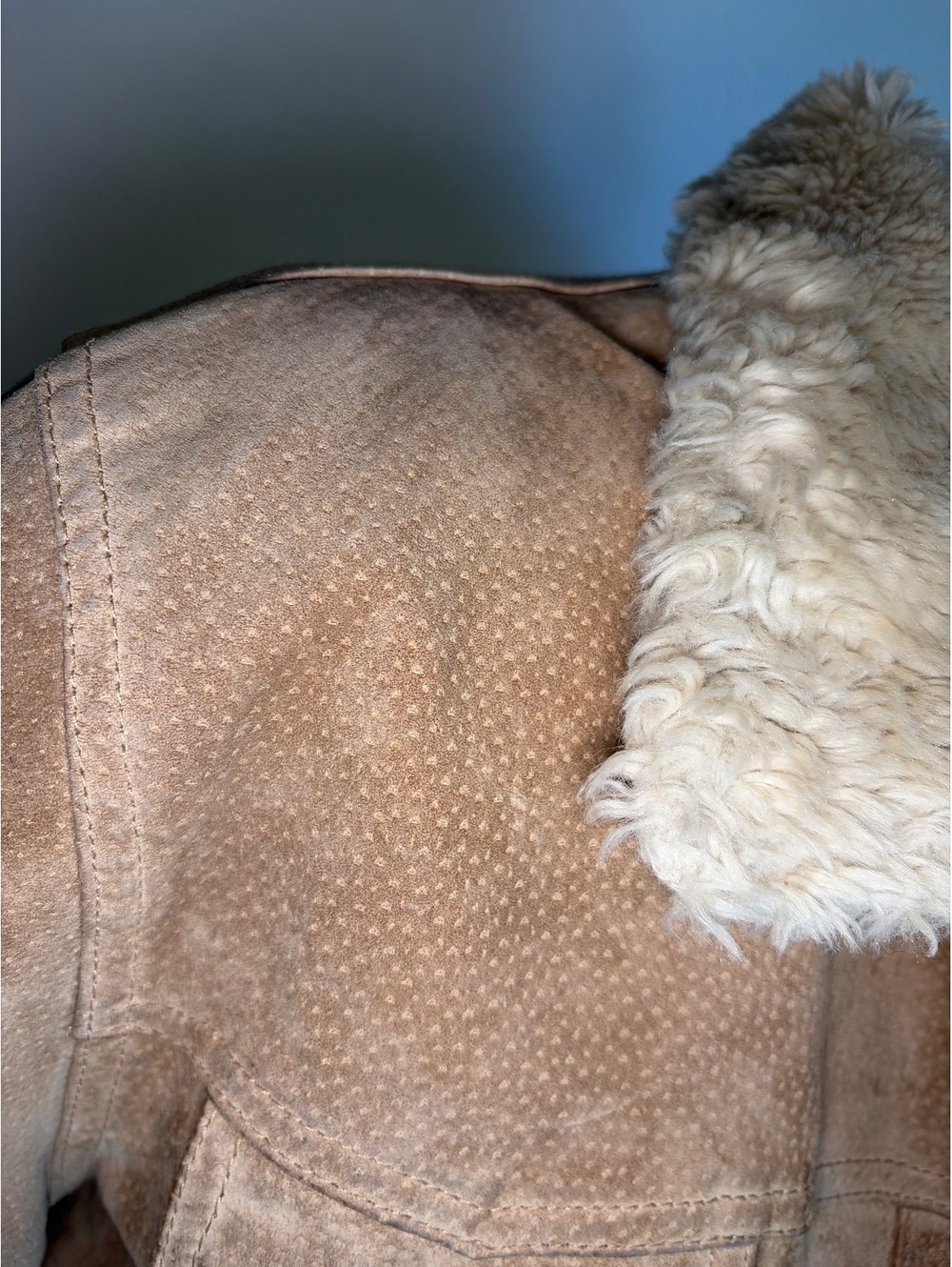 Vintage Wilsons XL Tan Distressed Suede Sherpa Trim Coat 70s Western Americana - Picture 6 of 11